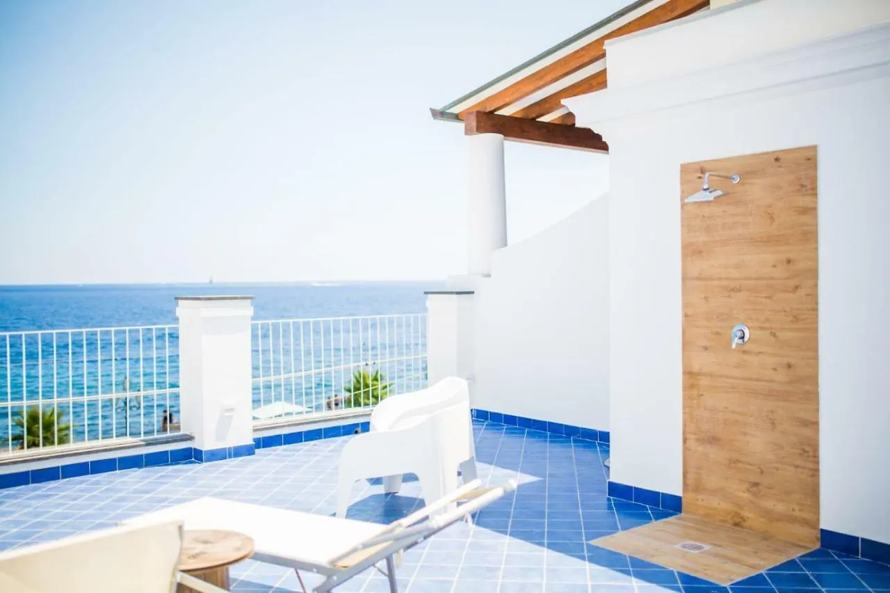 Zagma Un Passo Dal Mare Hotel Canneto  Italy