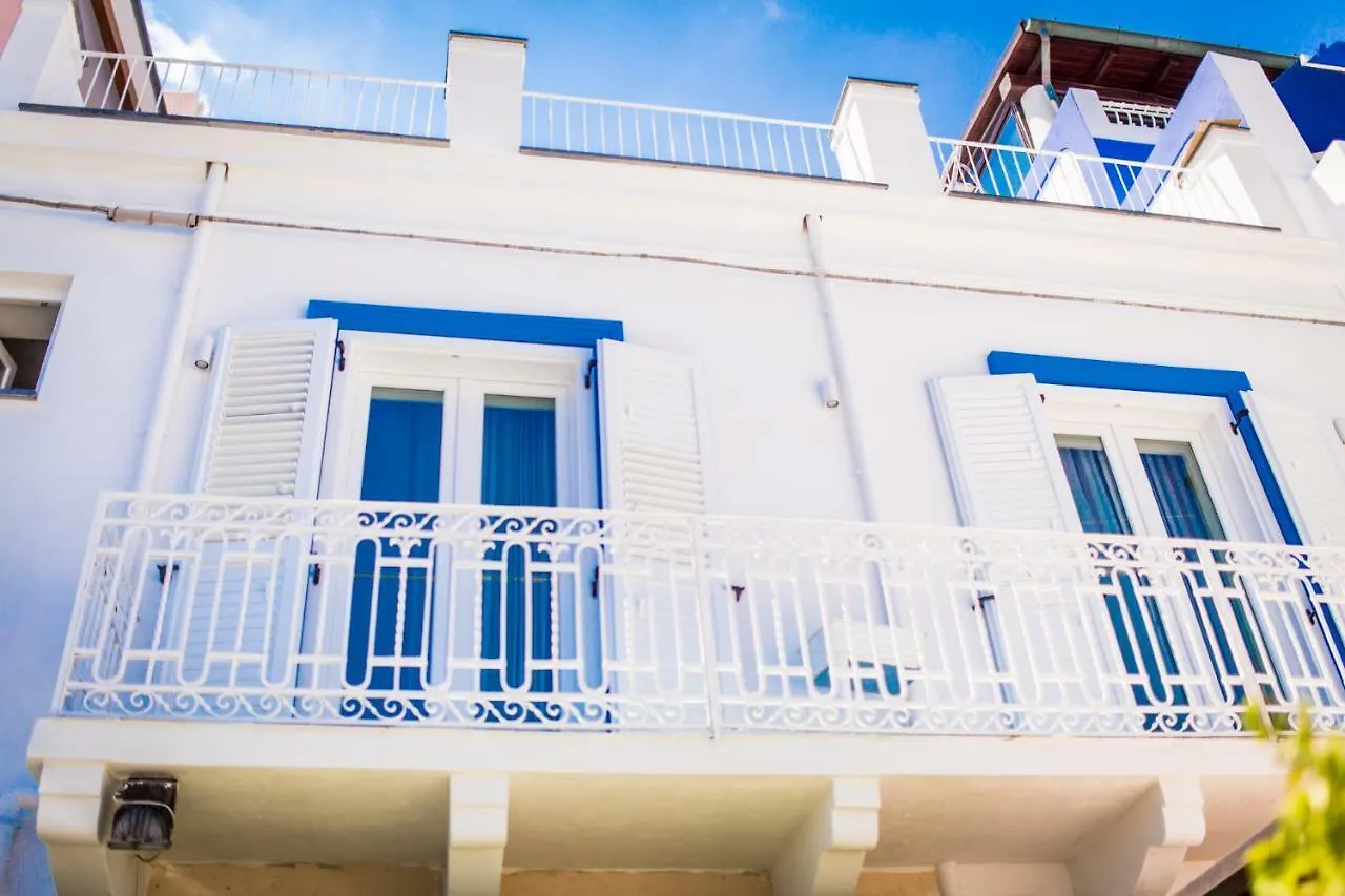 Guest house Zagma Un Passo Dal Mare Hotel Canneto  Italy